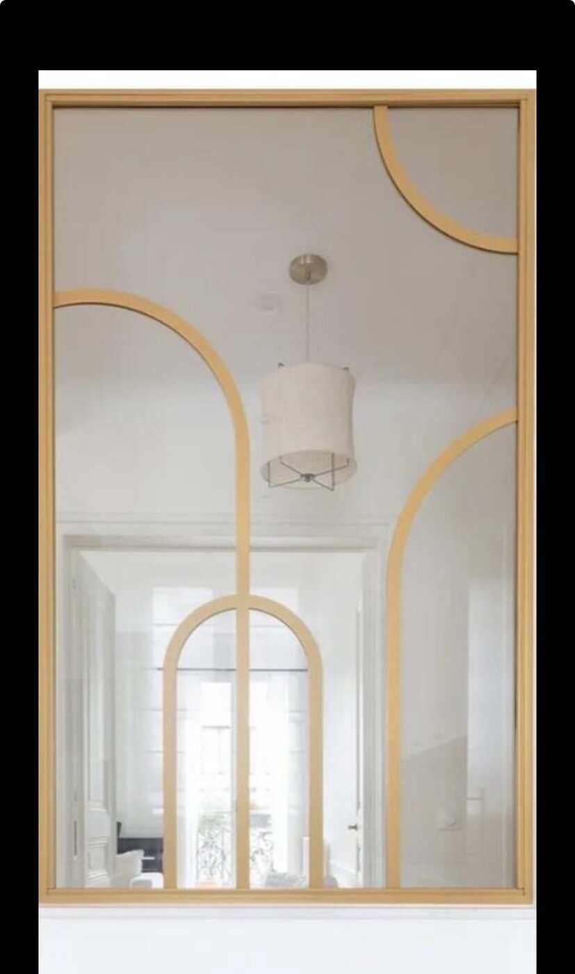 Verrière à motifs arches en bois clair